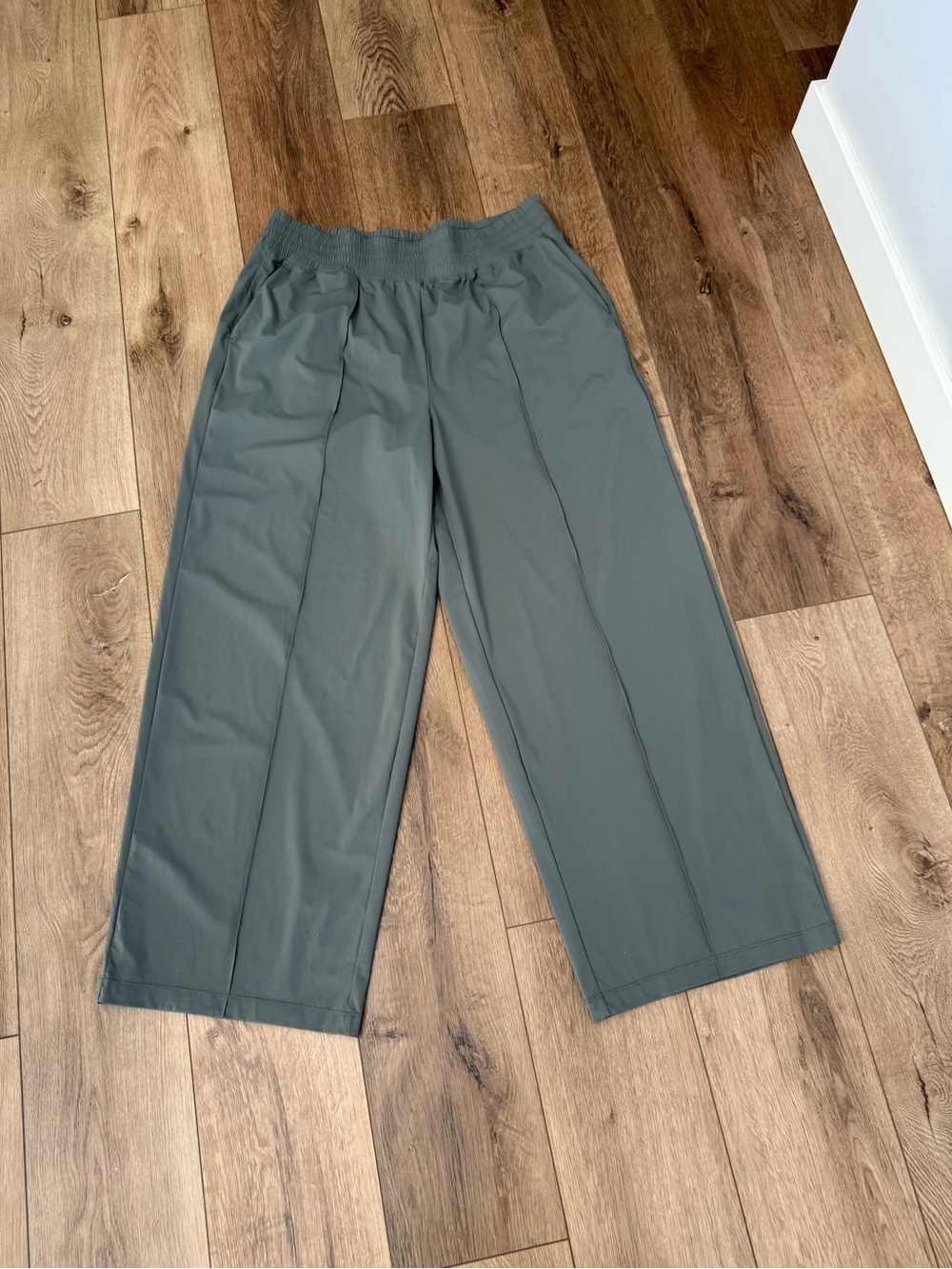 Wide Leg Green Cropped Pants